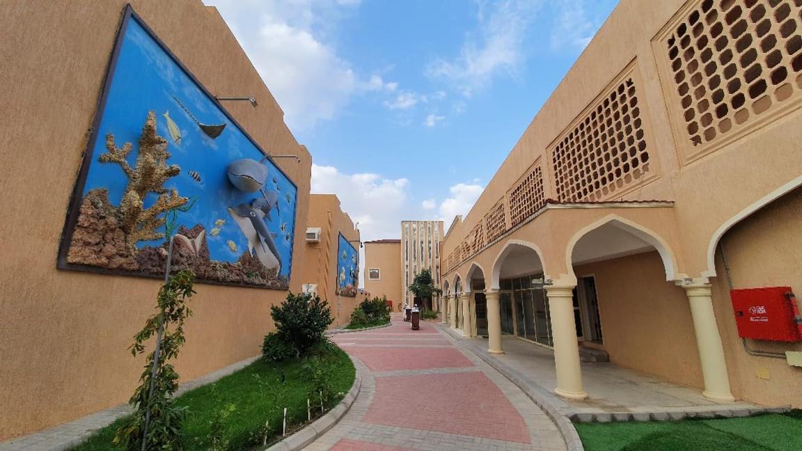Dolphin Beach Resort Yanbu Exterior photo